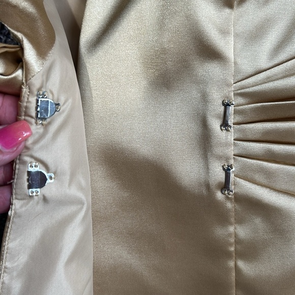 Bay Studio Evenings Vintage Gold Satin Overcoat size medium - Picture 8 of 8